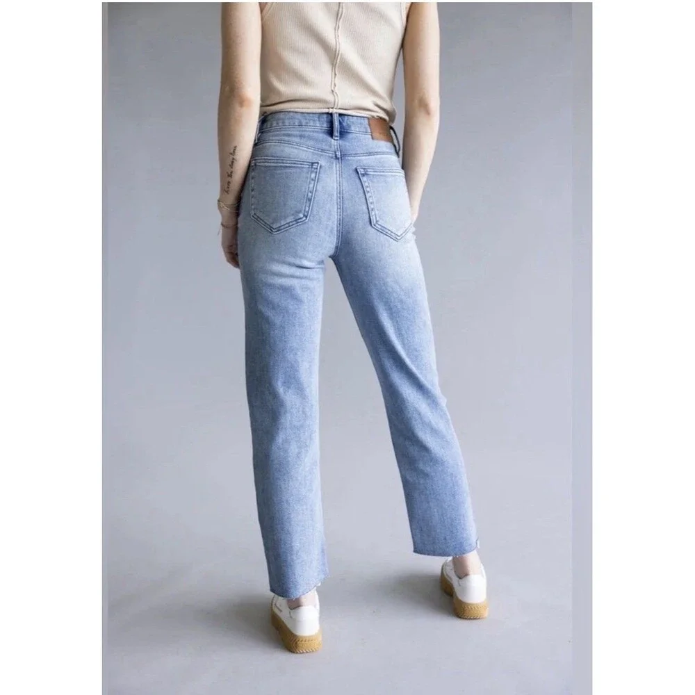 Hidden Tracey High Rise Straight Cropped Jeans Womens 30 Raw Hem NWT Buckle - Picture 2 of 13
